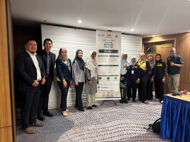 Pasukan penganjur di sisi bunting kajian
